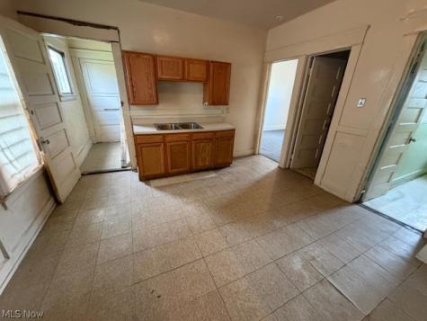 3133 E 93rd Street Cleveland OH 44104