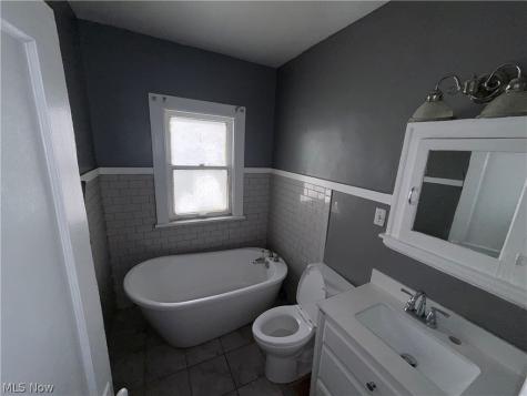16902 Endora Road Cleveland OH 44112