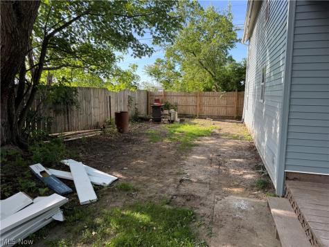 2069 E 29th Street Lorain OH 44055
