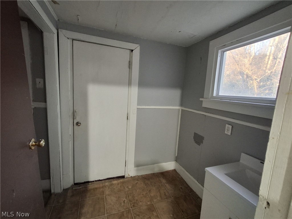 909 Bradshaw Avenue East Liverpool OH 43920