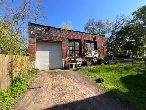 5911 Lexington Avenue Cleveland OH 44103
