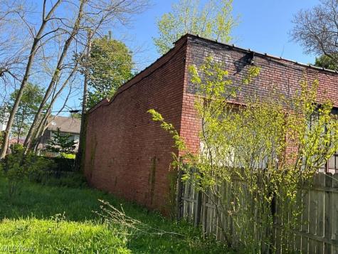 5911 Lexington Avenue Cleveland OH 44103