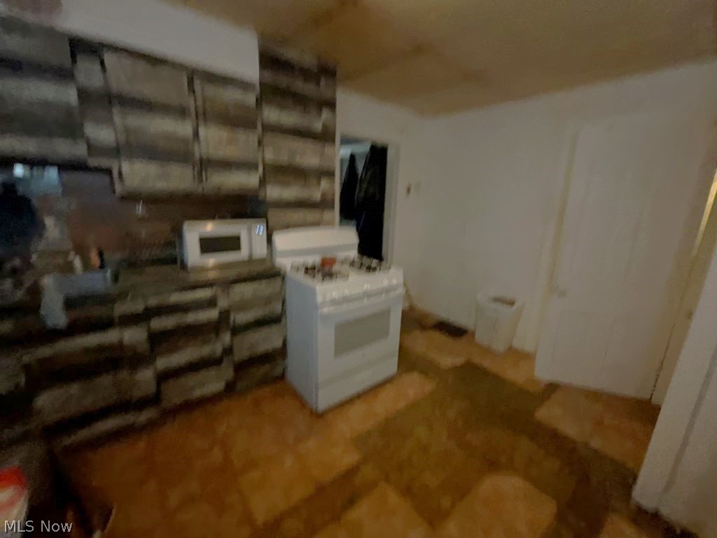 5911 Lexington Avenue Cleveland OH 44103
