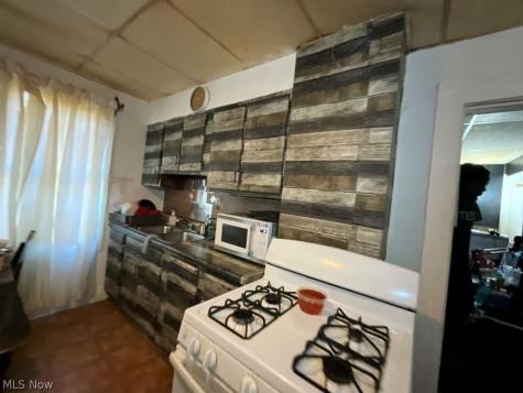 5911 Lexington Avenue Cleveland OH 44103