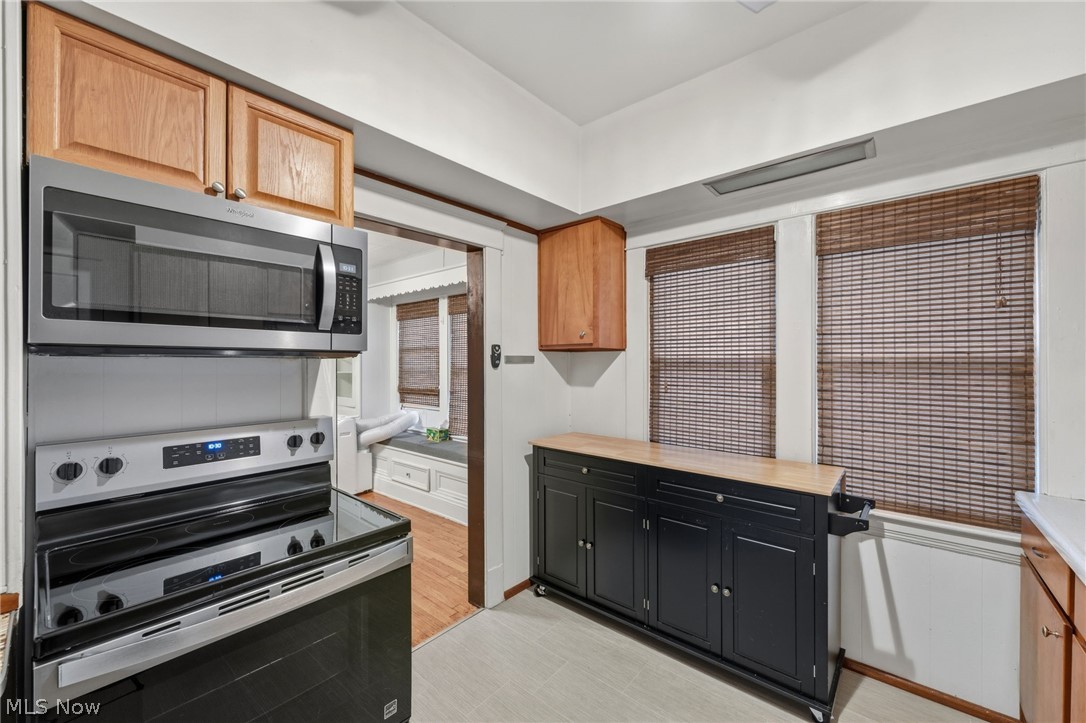 17476 Shaw Avenue Lakewood OH 44107