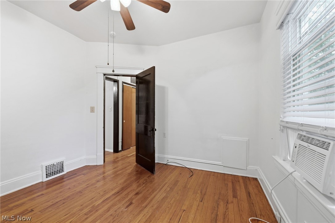 17476 Shaw Avenue Lakewood OH 44107