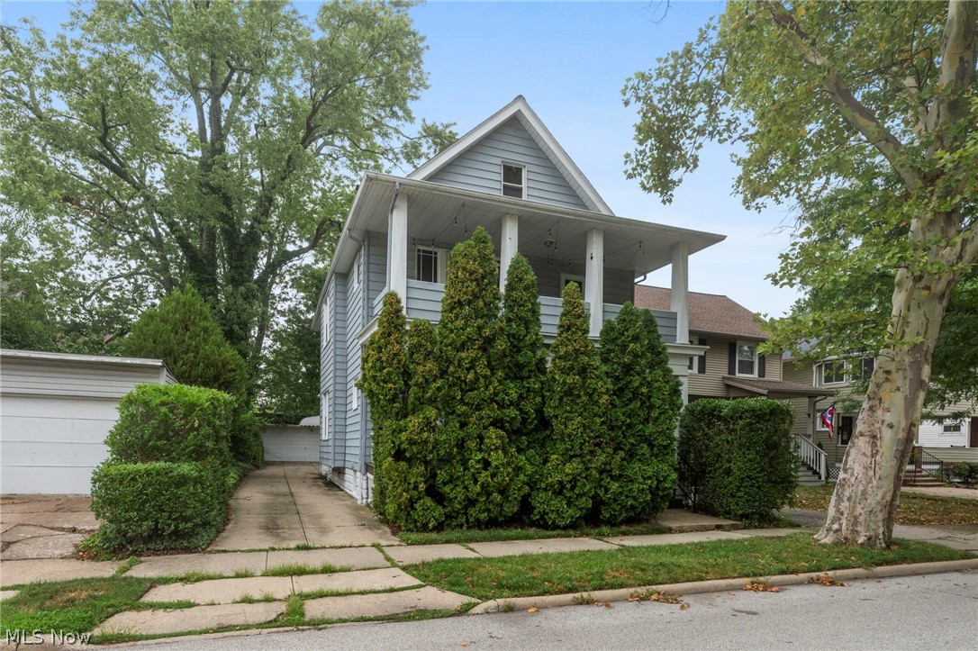 17476 Shaw Avenue Lakewood OH 44107