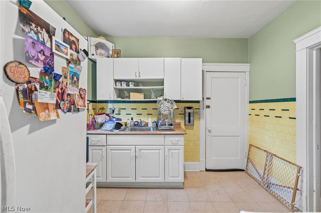 17476 Shaw Avenue Lakewood OH 44107