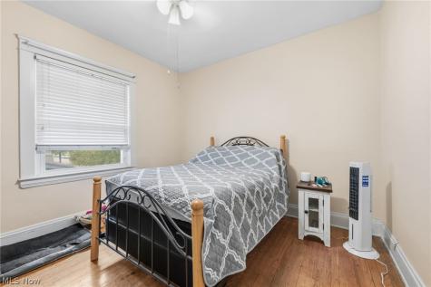 17476 Shaw Avenue Lakewood OH 44107
