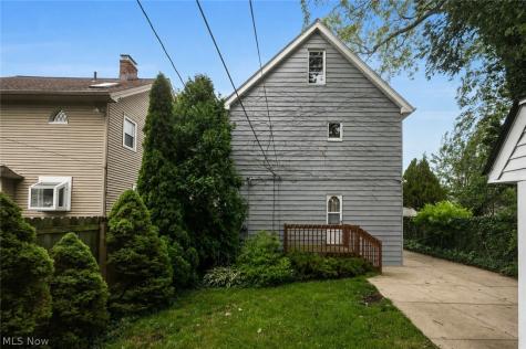 17476 Shaw Avenue Lakewood OH 44107