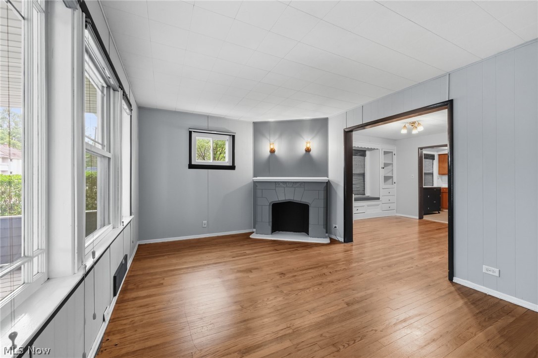 17476 Shaw Avenue Lakewood OH 44107