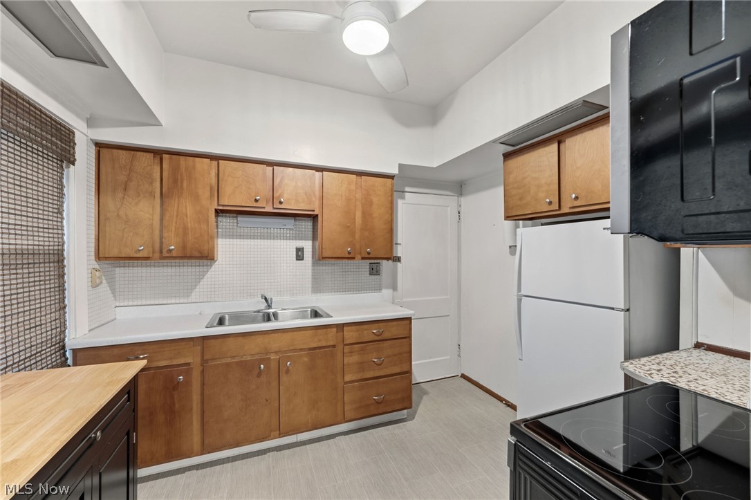 17476 Shaw Avenue Lakewood OH 44107