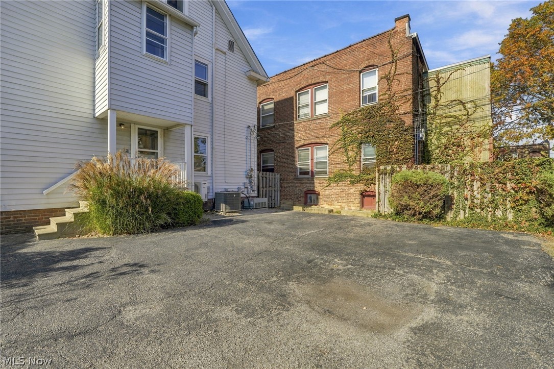 1183 Andrews Avenue Lakewood OH 44107
