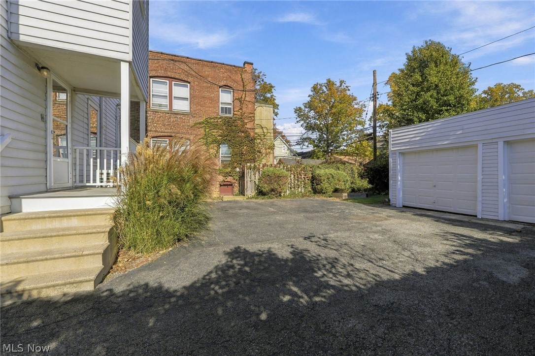 1183 Andrews Avenue Lakewood OH 44107