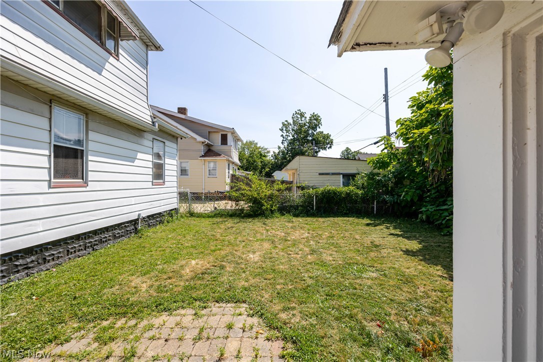 18606 Cherokee Avenue Cleveland OH 44119