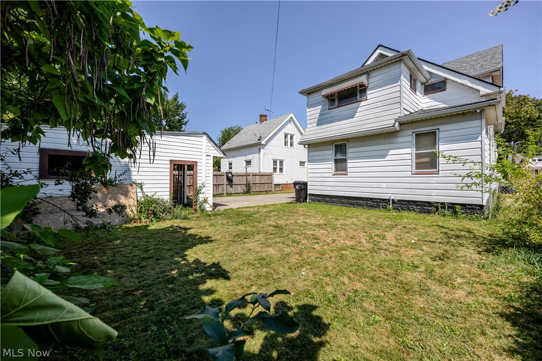 18606 Cherokee Avenue Cleveland OH 44119