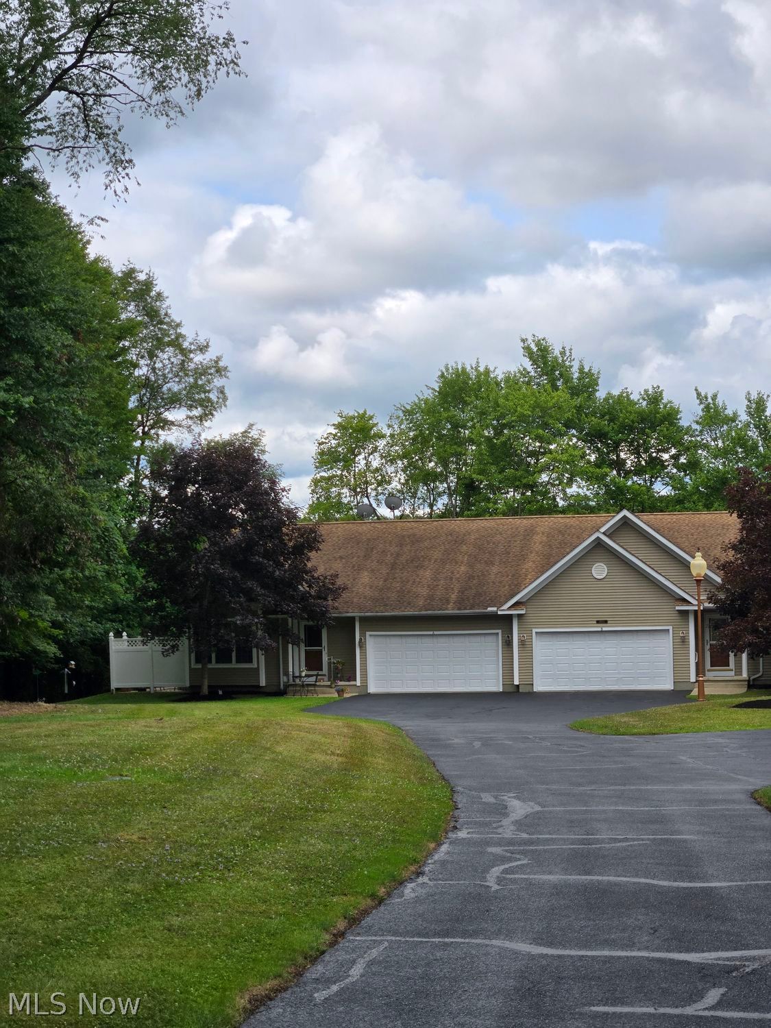 13631-13633 Fisher Burton OH 44021
