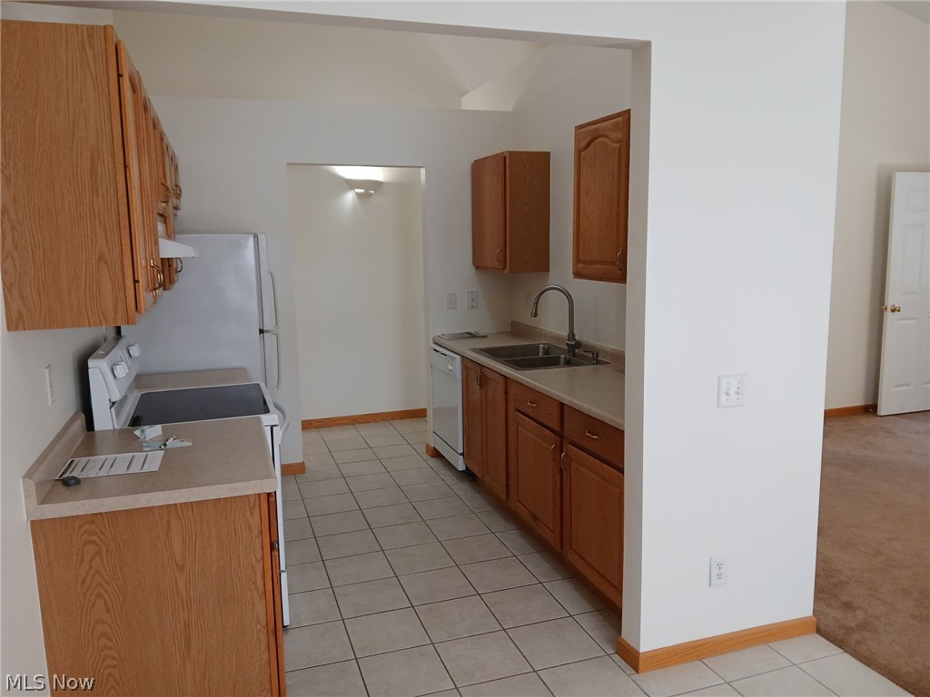 13631-13633 Fisher Burton OH 44021