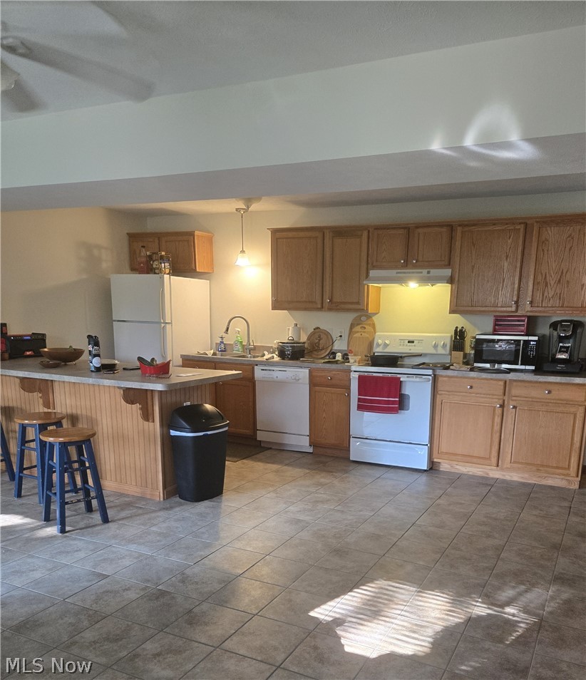 13631-13633 Fisher Burton OH 44021
