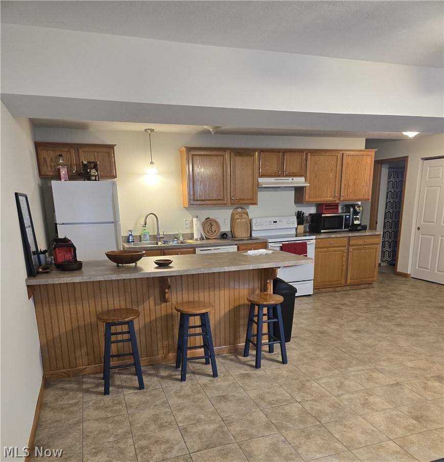13631-13633 Fisher Burton OH 44021