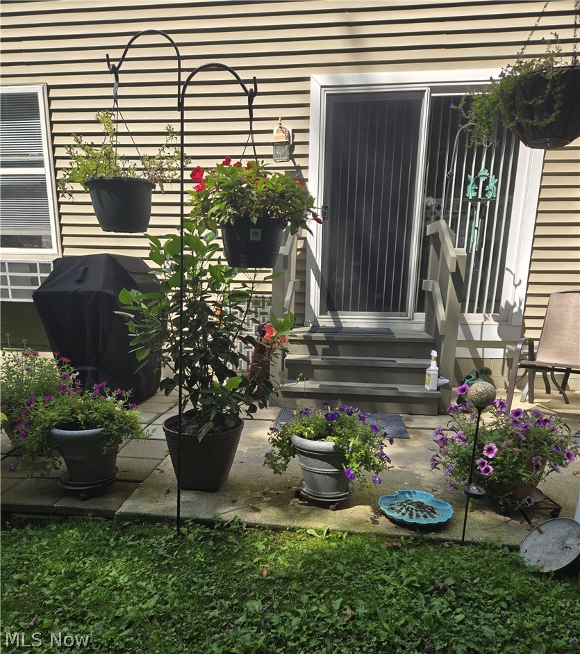 13631-13633 Fisher Burton OH 44021