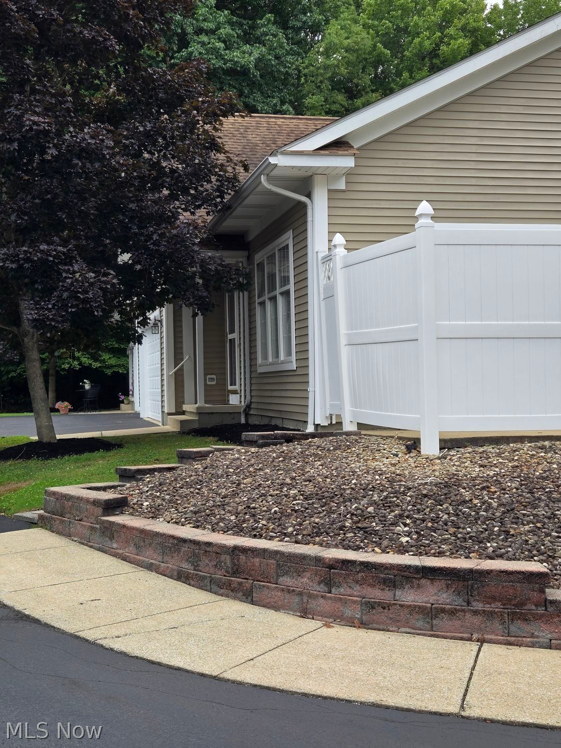 13631-13633 Fisher Burton OH 44021