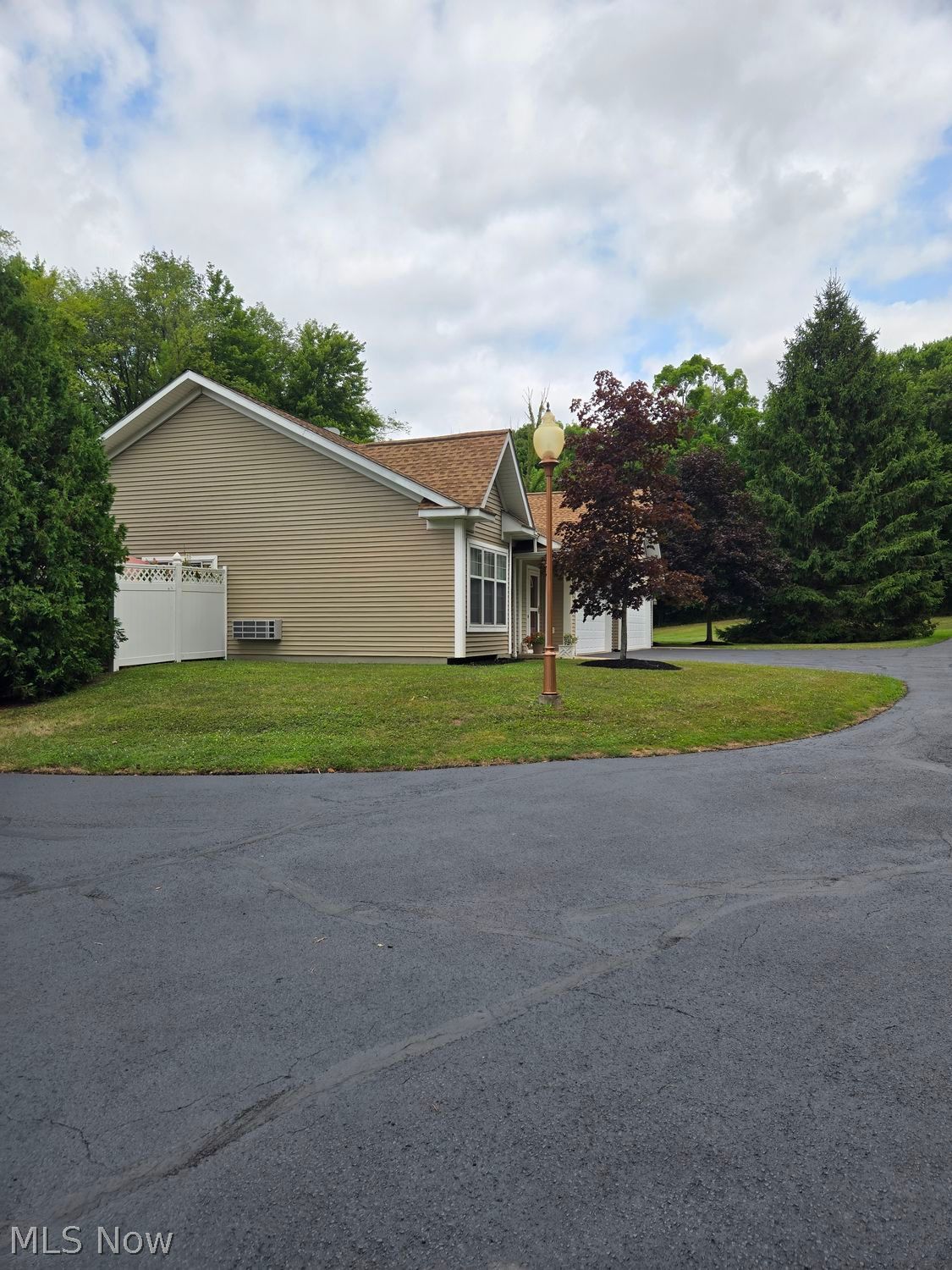 13631-13633 Fisher Burton OH 44021