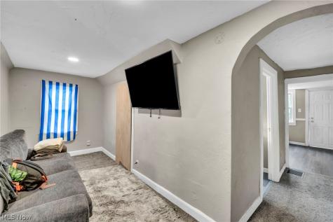 2235 E 101st Street Cleveland OH 44106