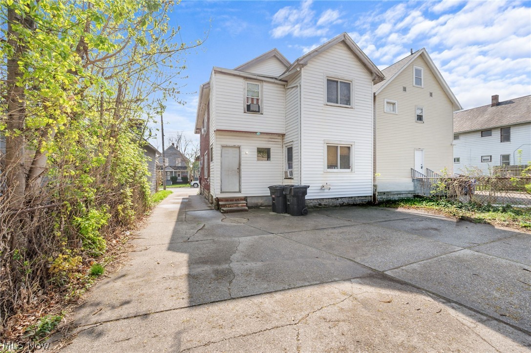 3426 W 65th Street Cleveland OH 44102