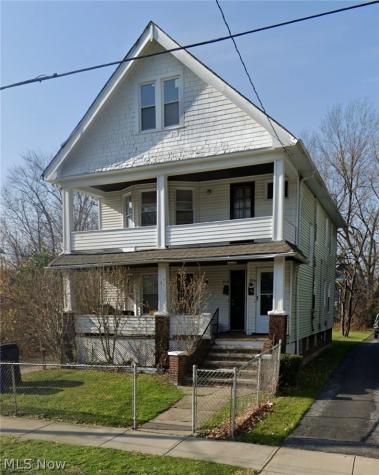 916 E 144th Street Cleveland OH 44110