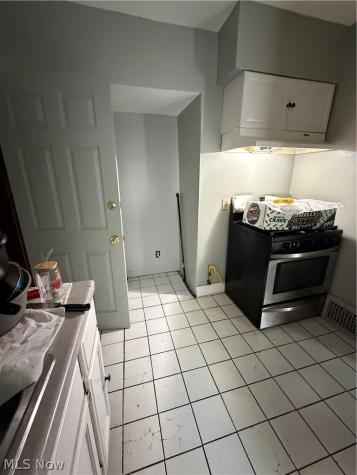 916 E 144th Street Cleveland OH 44110