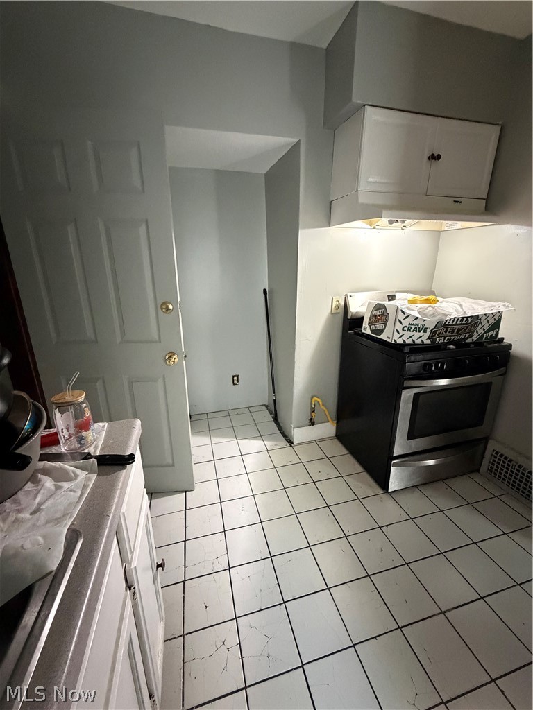 916 E 144th Street Cleveland OH 44110
