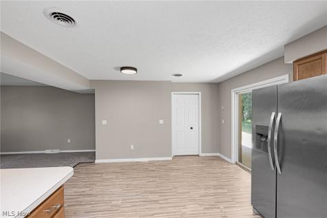 48903-48905 N Ridge Road Amherst OH 44001