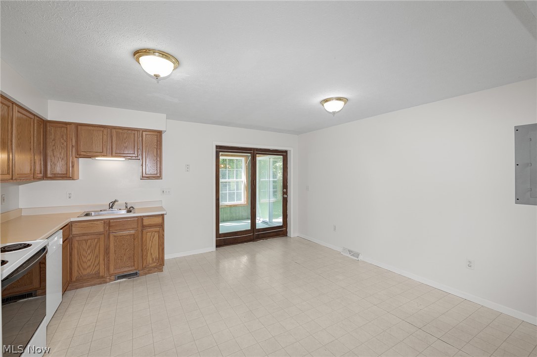 48903-48905 N Ridge Road Amherst OH 44001