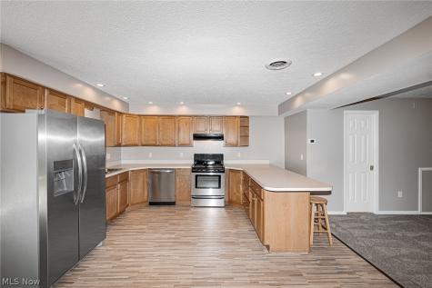 48903-48905 N Ridge Road Amherst OH 44001