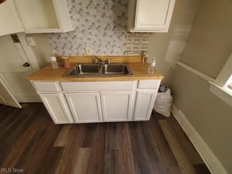 1104 E 143rd Street Cleveland OH 44110