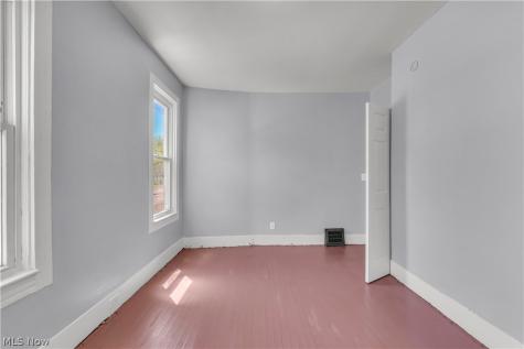 2480 E 86th Street Cleveland OH 44104