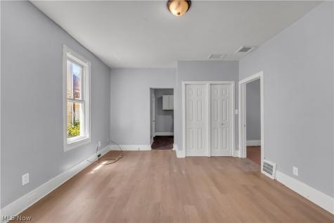 2480 E 86th Street Cleveland OH 44104