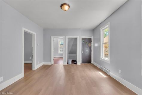 2480 E 86th Street Cleveland OH 44104