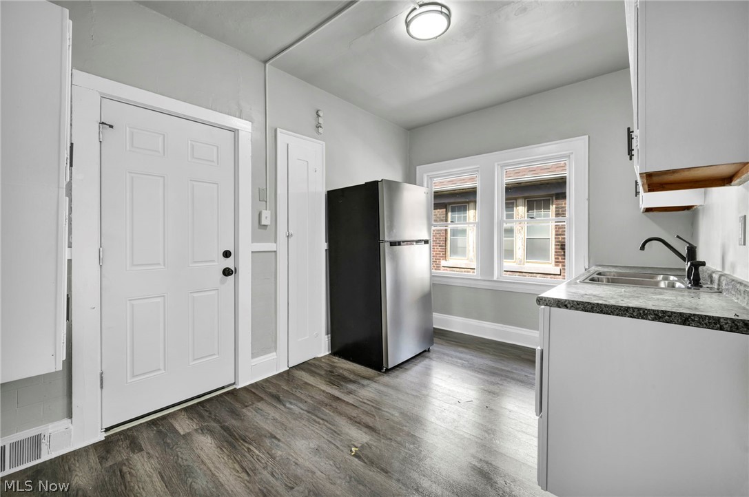 929 Thornhill Drive Cleveland OH 44108
