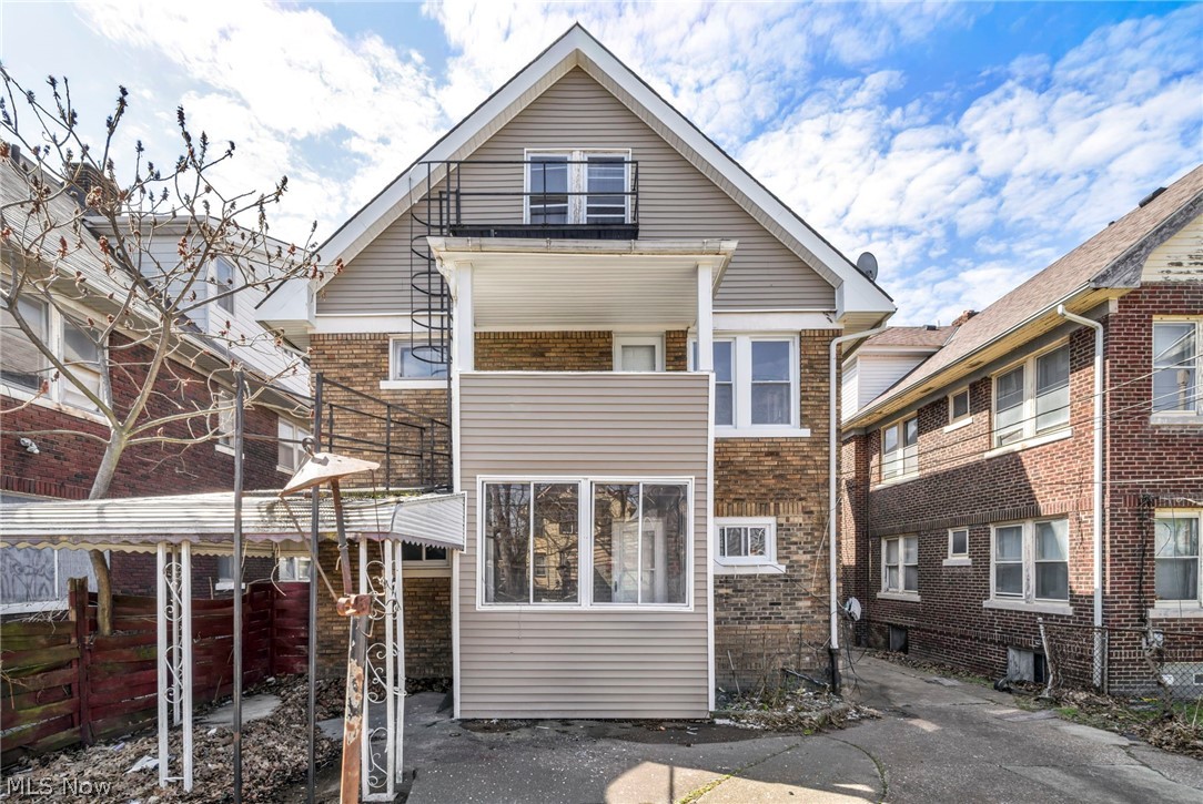 929 Thornhill Drive Cleveland OH 44108