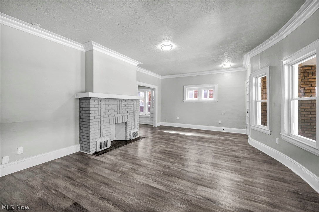 929 Thornhill Drive Cleveland OH 44108