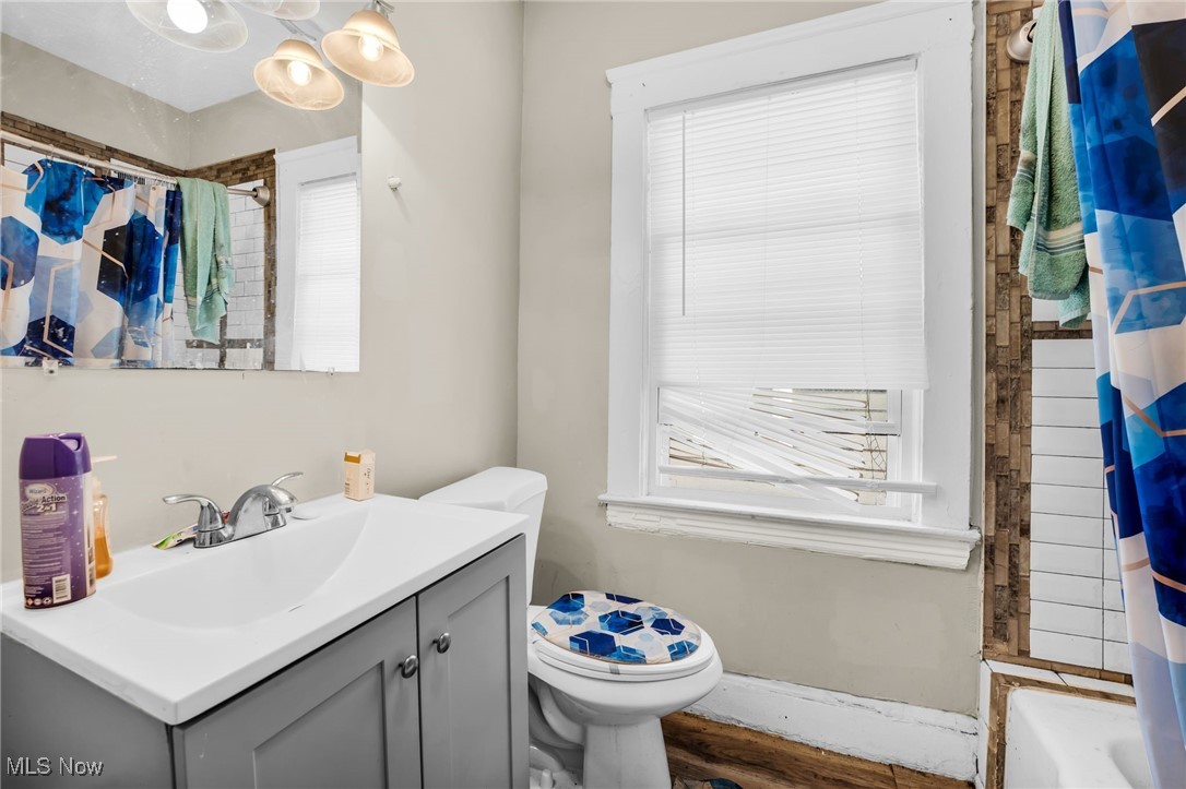 1676 Glenmont Road Cleveland Heights OH 44118