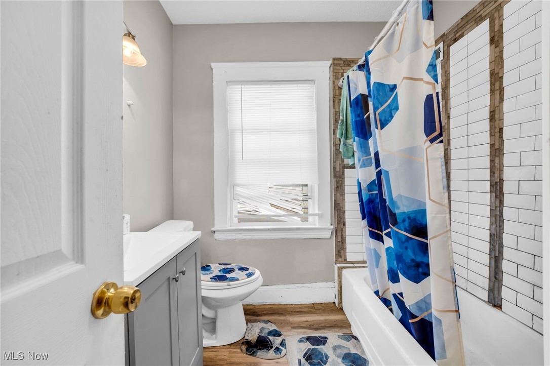1676 Glenmont Road Cleveland Heights OH 44118