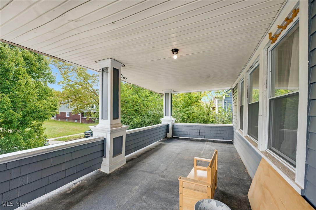 1676 Glenmont Road Cleveland Heights OH 44118