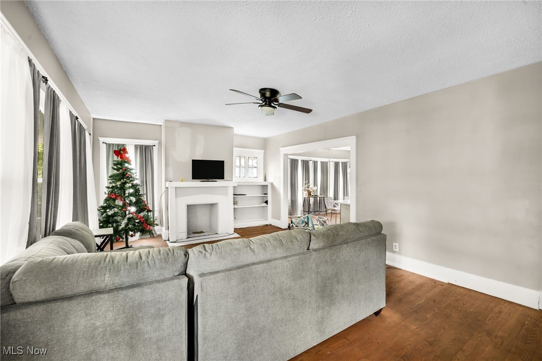 1676 Glenmont Road Cleveland Heights OH 44118
