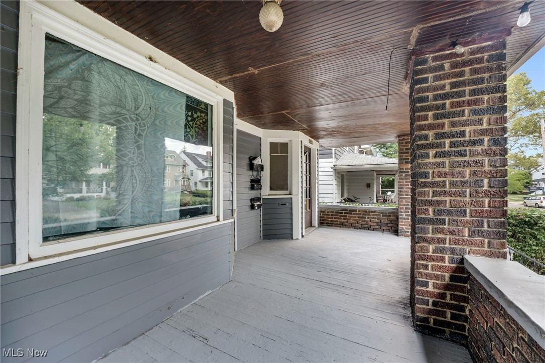 1676 Glenmont Road Cleveland Heights OH 44118