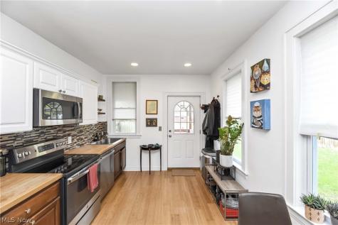 3617 Siam Cleveland OH 44113