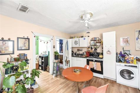 3617 Siam Cleveland OH 44113