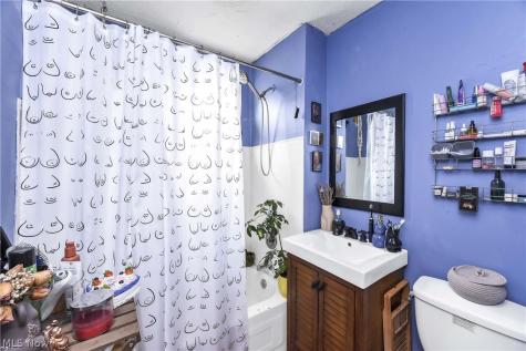 3617 Siam Cleveland OH 44113